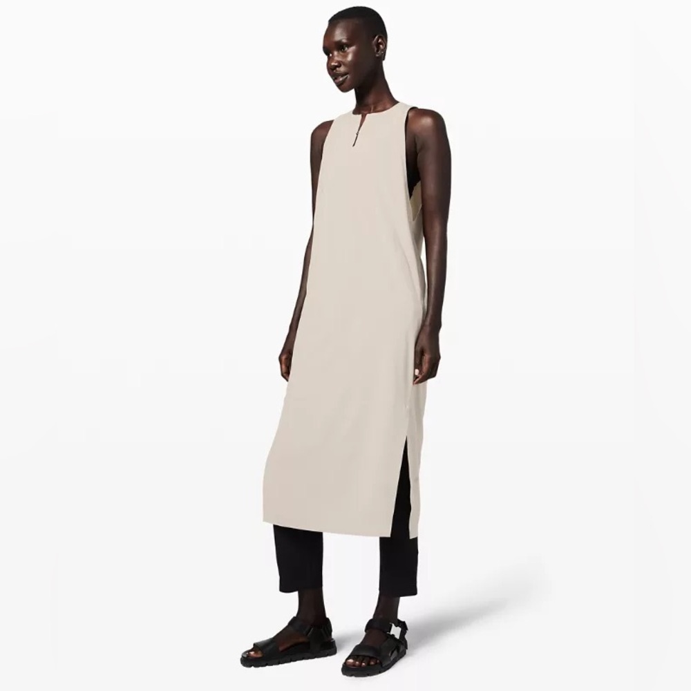 LULULEMON LAHAR ON THE MOVE DRESS SIZE MEDIUM